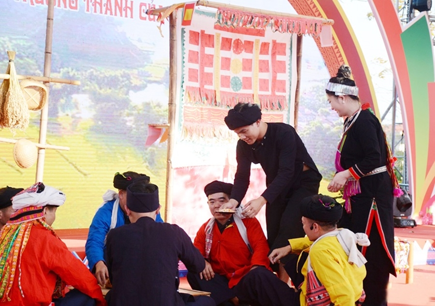 Lễ trưởng thành của người Sán Chỉ