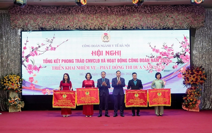 Công đoàn ngành Y tế Hà Nội khen thưởng 114 tập thể và 68 cá nhân