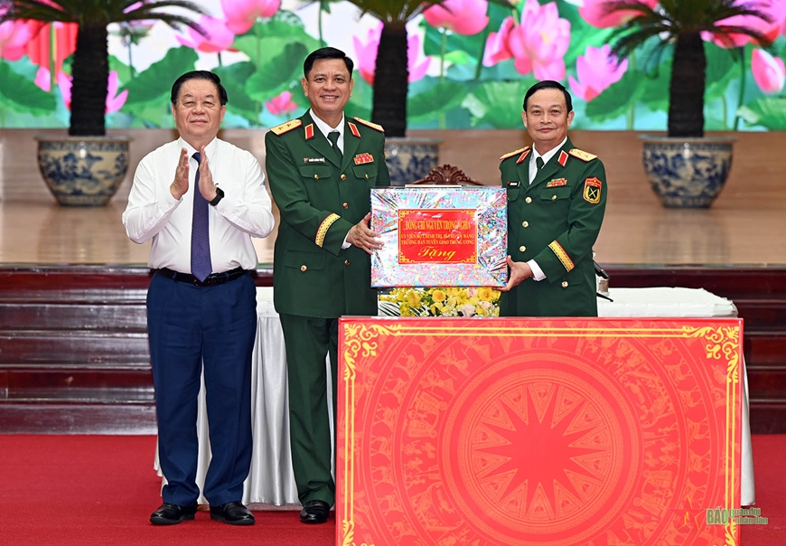 Tổng Bí thư Tô Lâm thăm, làm việc tại Quân khu 7