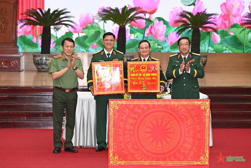 Tổng Bí thư Tô Lâm thăm, làm việc tại Quân khu 7