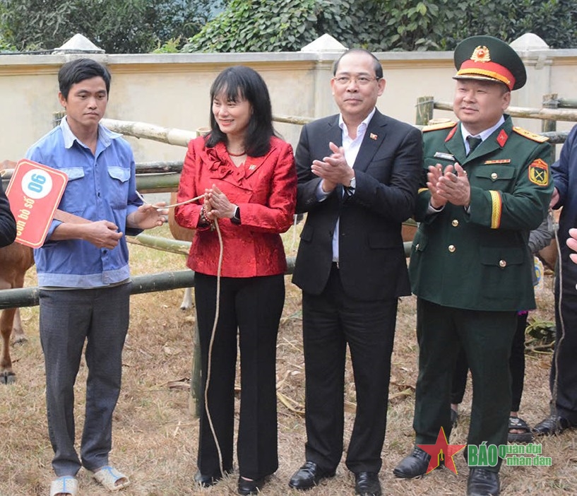 Chủ tịch nước Lương Cường tham dự nhiều hoạt động trong Chương trình “Xuân Biên phòng ấm lòng dân bản”