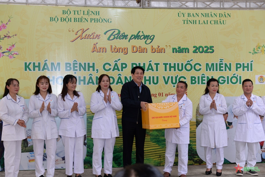 Chủ tịch nước Lương Cường tham dự nhiều hoạt động trong Chương trình “Xuân Biên phòng ấm lòng dân bản”