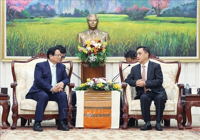 Thủ tướng Phạm Minh Chính hội kiến các đồng chí nguyên lãnh đạo Lào
