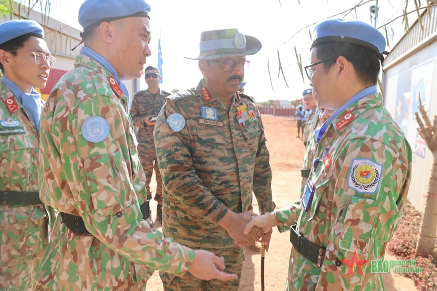 Tư lệnh Phái bộ Nam Sudan đánh giá cao những đóng góp của Bệnh viện dã chiến cấp 2 Việt Nam