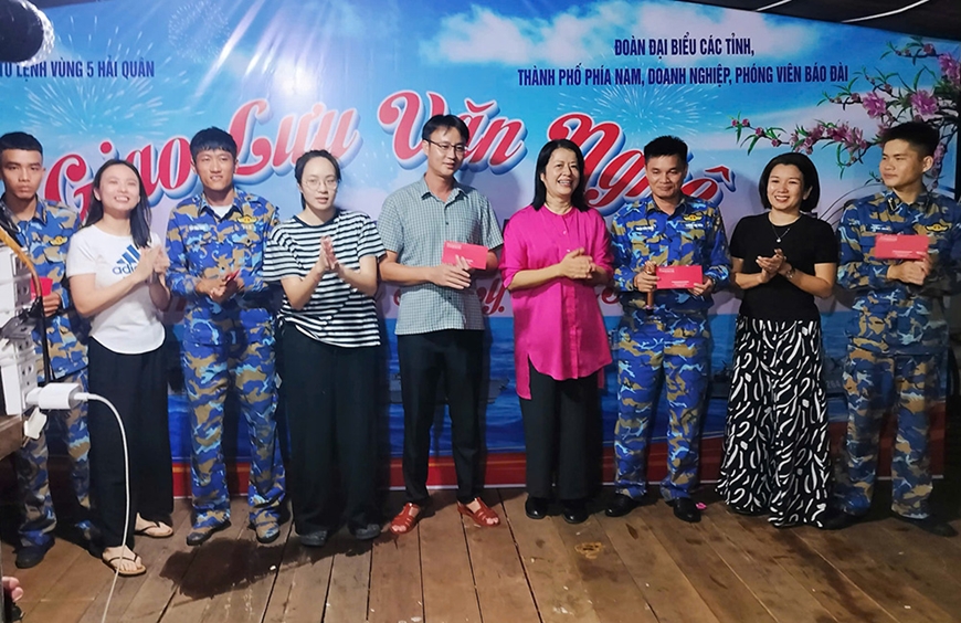 Sinh nhật đáng nhớ giữa trùng khơi