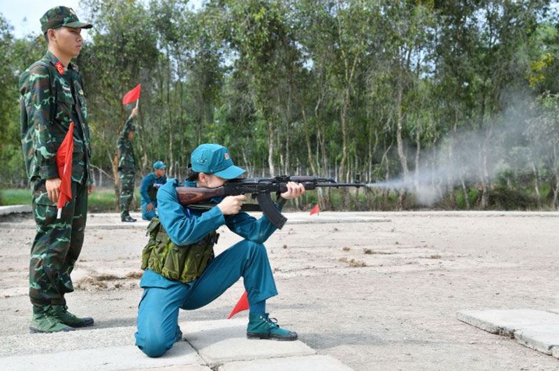 Về chế độ, chính sách đối với lực lượng dân quân tự vệ