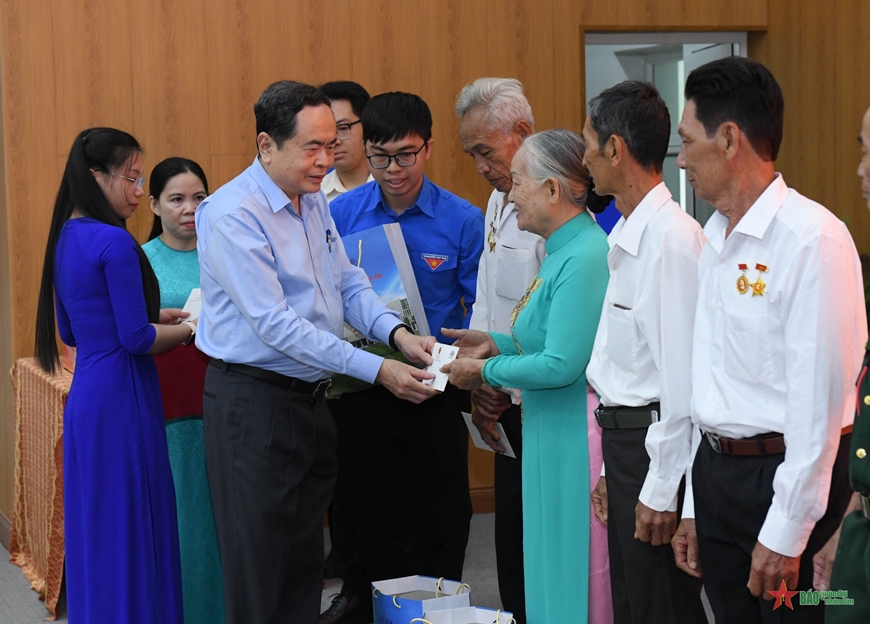 Chủ tịch Quốc hội Trần Thanh Mẫn: Hậu Giang phấn đấu tăng trưởng GRDP đạt 10-11% năm 2025