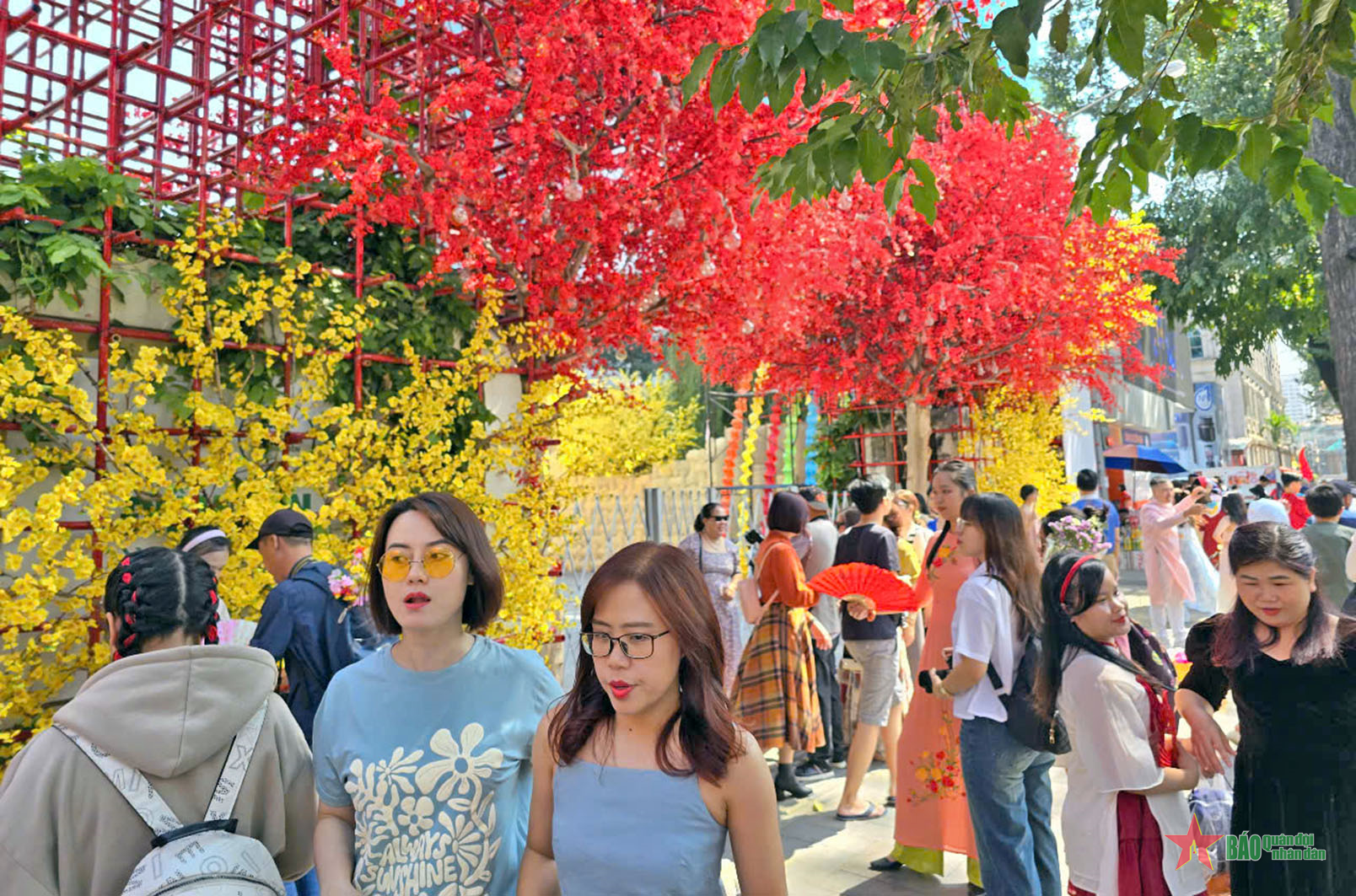 TP Hồ Chí Minh: Rộn ràng vui Xuân thái hòa