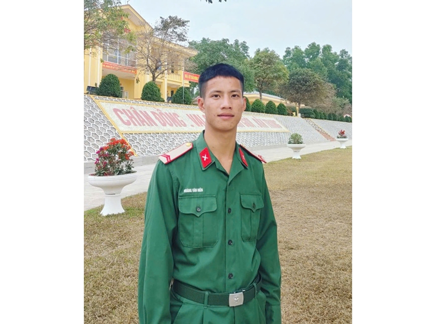 “Strong man” Hoàng Văn Hiến “Strong man” Hoàng Văn Hiến