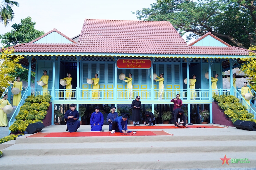 TP Hồ Chí Minh: Rộn ràng Lễ hội Tết Việt Ất Tỵ 2025
