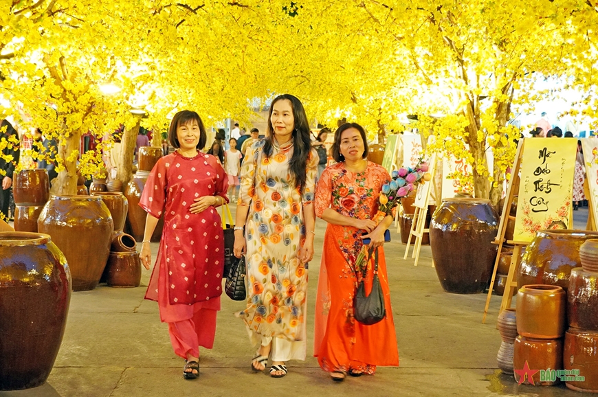 TP Hồ Chí Minh: Rộn ràng Lễ hội Tết Việt Ất Tỵ 2025