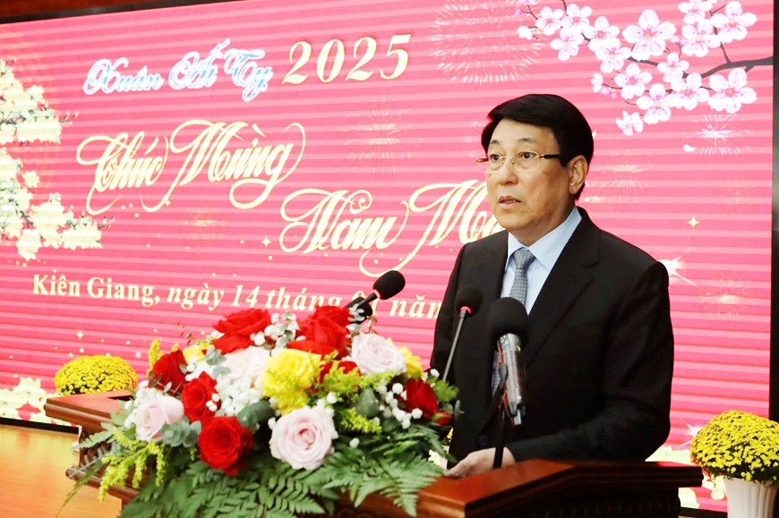 Chủ tịch nước Lương Cường thăm và chúc Tết Đảng bộ, chính quyền và nhân dân tỉnh Kiên Giang