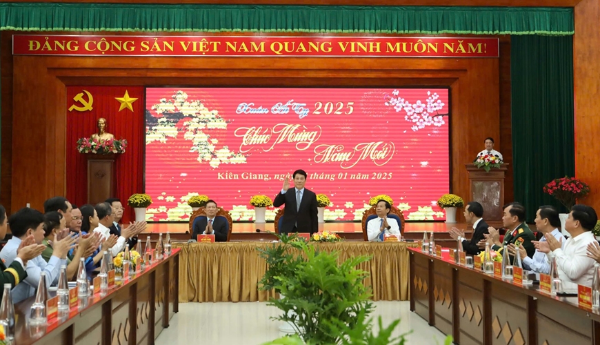 Chủ tịch nước Lương Cường thăm và chúc Tết Đảng bộ, chính quyền và nhân dân tỉnh Kiên Giang