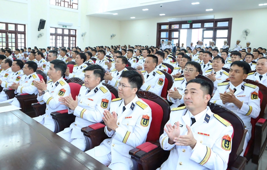 Chủ tịch nước Lương Cường thăm, chúc Tết lực lượng vũ trang đứng chân tại Phú Quốc