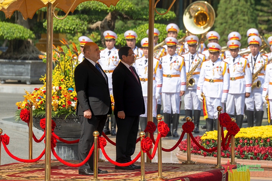 Thủ tướng Phạm Minh Chính chủ trì lễ đón và hội đàm với Thủ tướng Nga
