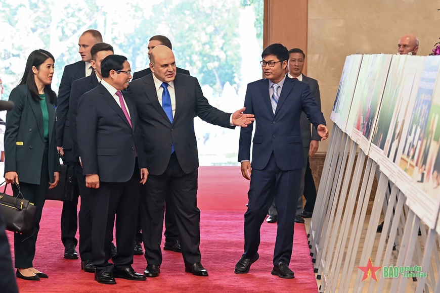 Thủ tướng Phạm Minh Chính chủ trì lễ đón và hội đàm với Thủ tướng Nga