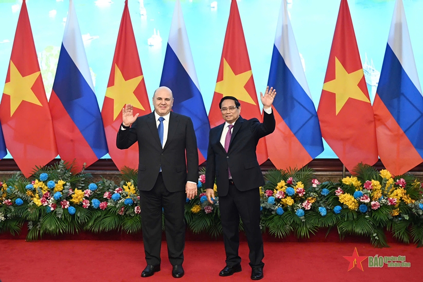 Thủ tướng Phạm Minh Chính chủ trì lễ đón và hội đàm với Thủ tướng Nga