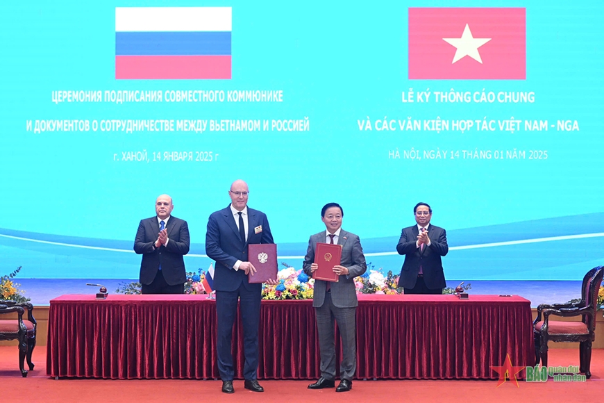 Thủ tướng Phạm Minh Chính hội đàm với Thủ tướng Nga