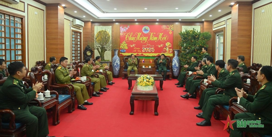 Thắt chặt tình hữu nghị Việt Nam - Lào