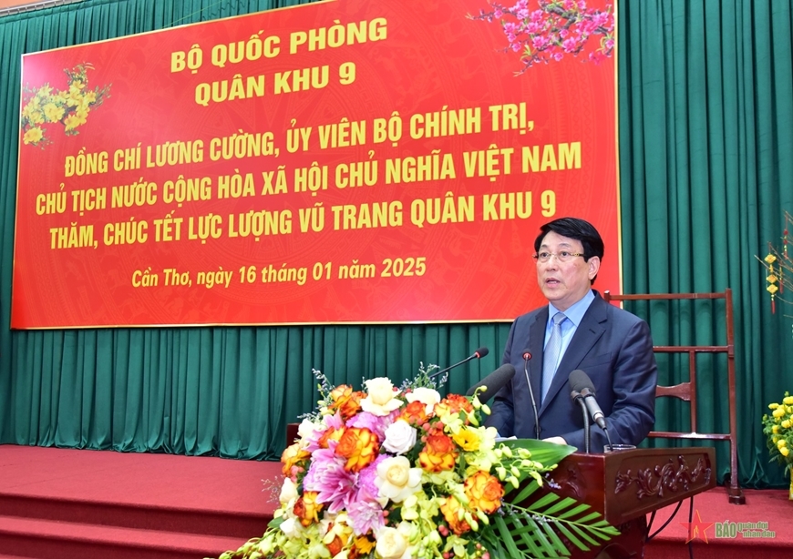 Chủ tịch nước Lương Cường thăm, chúc Tết lực lượng vũ trang Quân khu 9
