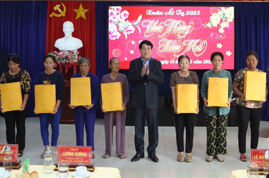 Chủ tịch nước Lương Cường thăm, chúc Tết Đảng bộ, chính quyền và nhân dân tỉnh An Giang