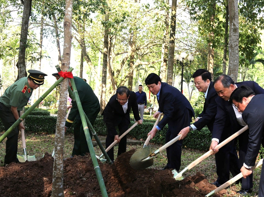 Chủ tịch nước Lương Cường thăm, chúc Tết Đảng bộ, chính quyền và nhân dân tỉnh An Giang