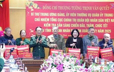 View - 	Thượng tướng Trịnh Văn Quyết kiểm tra, chúc Tết tại Quân khu 4