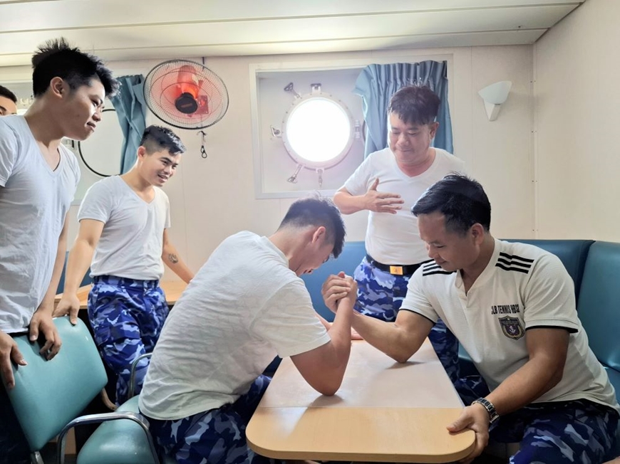 Chuyện về tàu Cảnh sát biển 8005 - Bài 1: Những phút giây trải lòng
