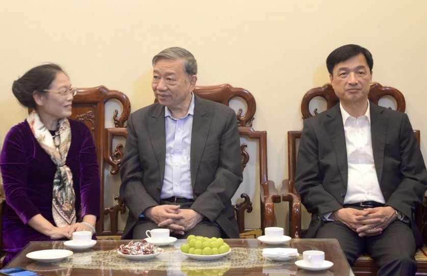 Tổng Bí thư Tô Lâm thắp hương tưởng niệm các đồng chí nguyên lãnh đạo Đảng, Nhà nước