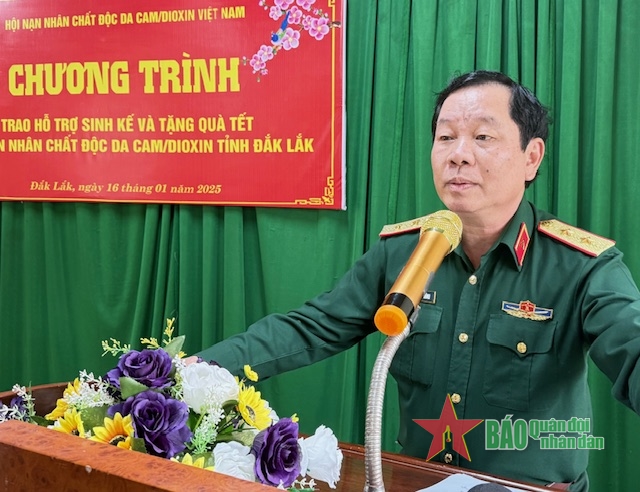 Hội Nạn nhân chất độc da cam/dioxin Việt Nam tặng quà Tết tại tỉnh Đắk Lắk