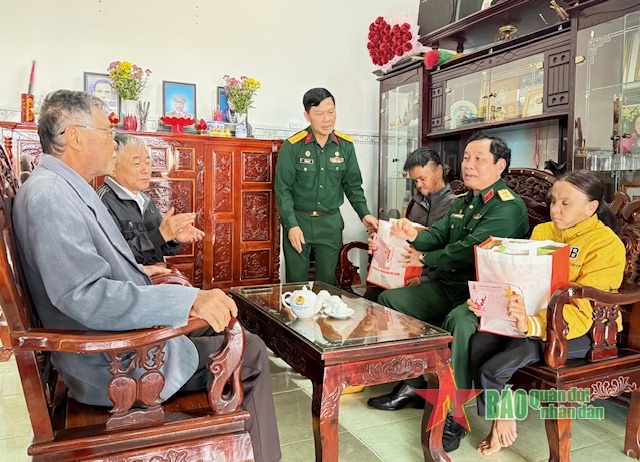 Hội Nạn nhân chất độc da cam/dioxin Việt Nam tặng quà Tết tại tỉnh Đắk Lắk