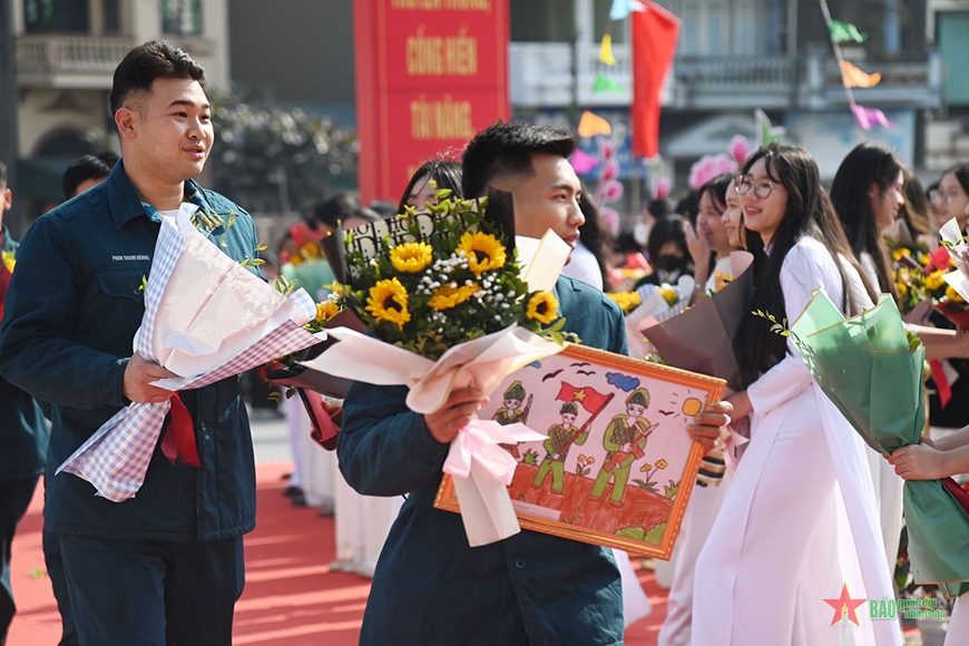 Thành phố Hạ Long (Quảng Ninh) đón quân nhân hoàn thành nghĩa vụ quân sự trở về địa phương
