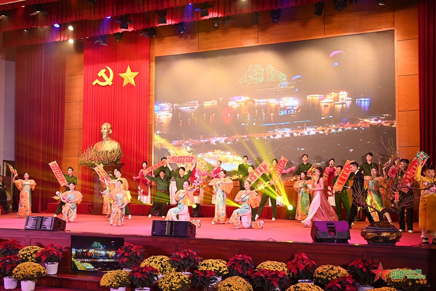 Thành phố Hạ Long (Quảng Ninh) đón quân nhân hoàn thành nghĩa vụ quân sự trở về địa phương