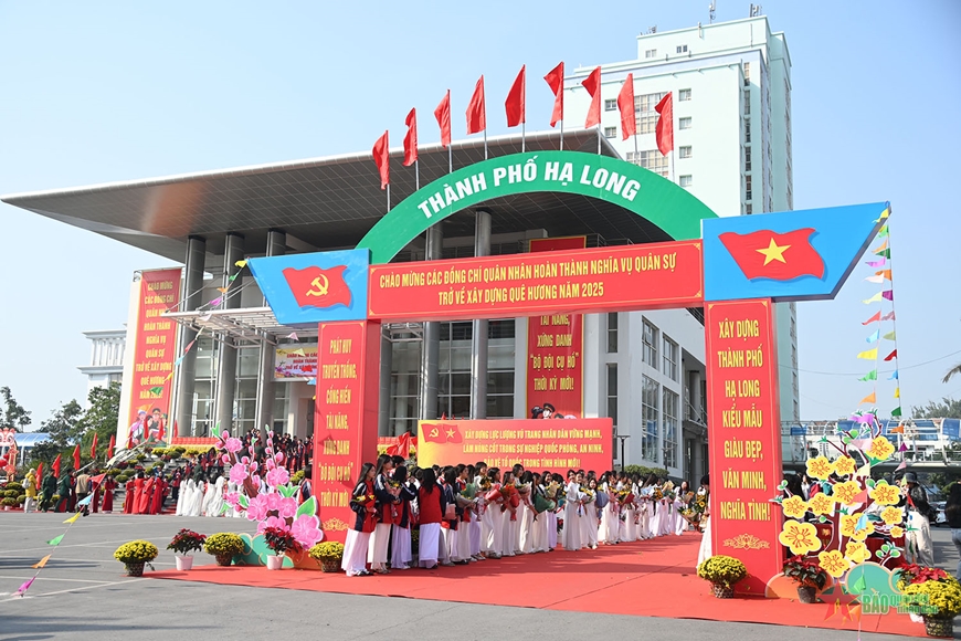 Thành phố Hạ Long (Quảng Ninh) đón quân nhân hoàn thành nghĩa vụ quân sự trở về địa phương
