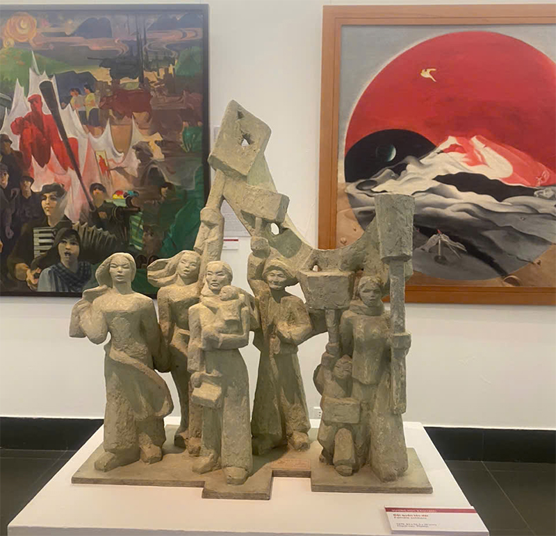 Triển lãm 66 tác phẩm chủ đề “95 mùa Xuân có Đảng”