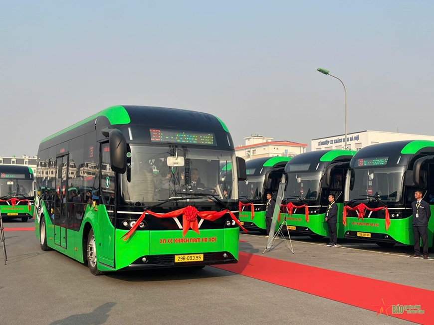 Hà Nội triển khai vận hành 4 tuyến xe buýt điện mới