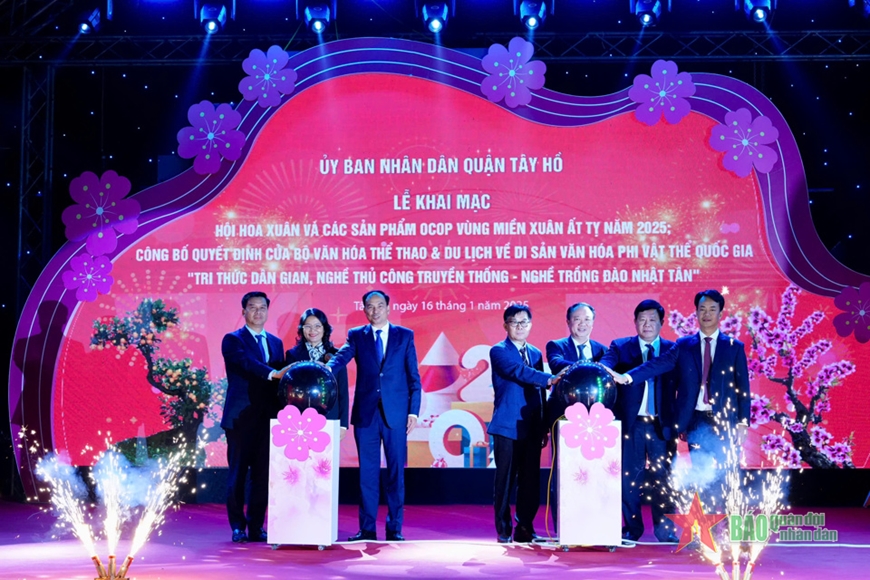 Hà Nội: Hấp dẫn Hội hoa Xuân và các sản phẩm OCOP vùng miền Xuân Ất Tỵ 2025