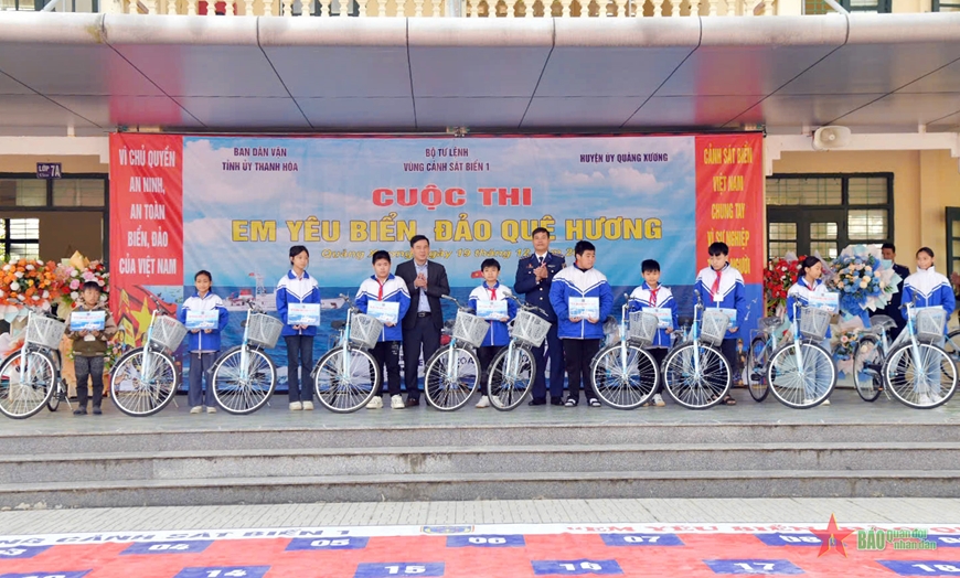 "Điểm tựa" vững chắc để ngư dân vươn khơi, bám biển "Điểm tựa" vững chắc để ngư dân vươn khơi, bám biển