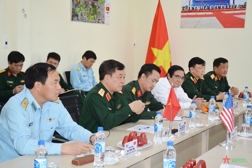Thượng tướng Hoàng Xuân Chiến kiểm tra tiến độ xử lý dioxin tại sân bay Biên Hòa