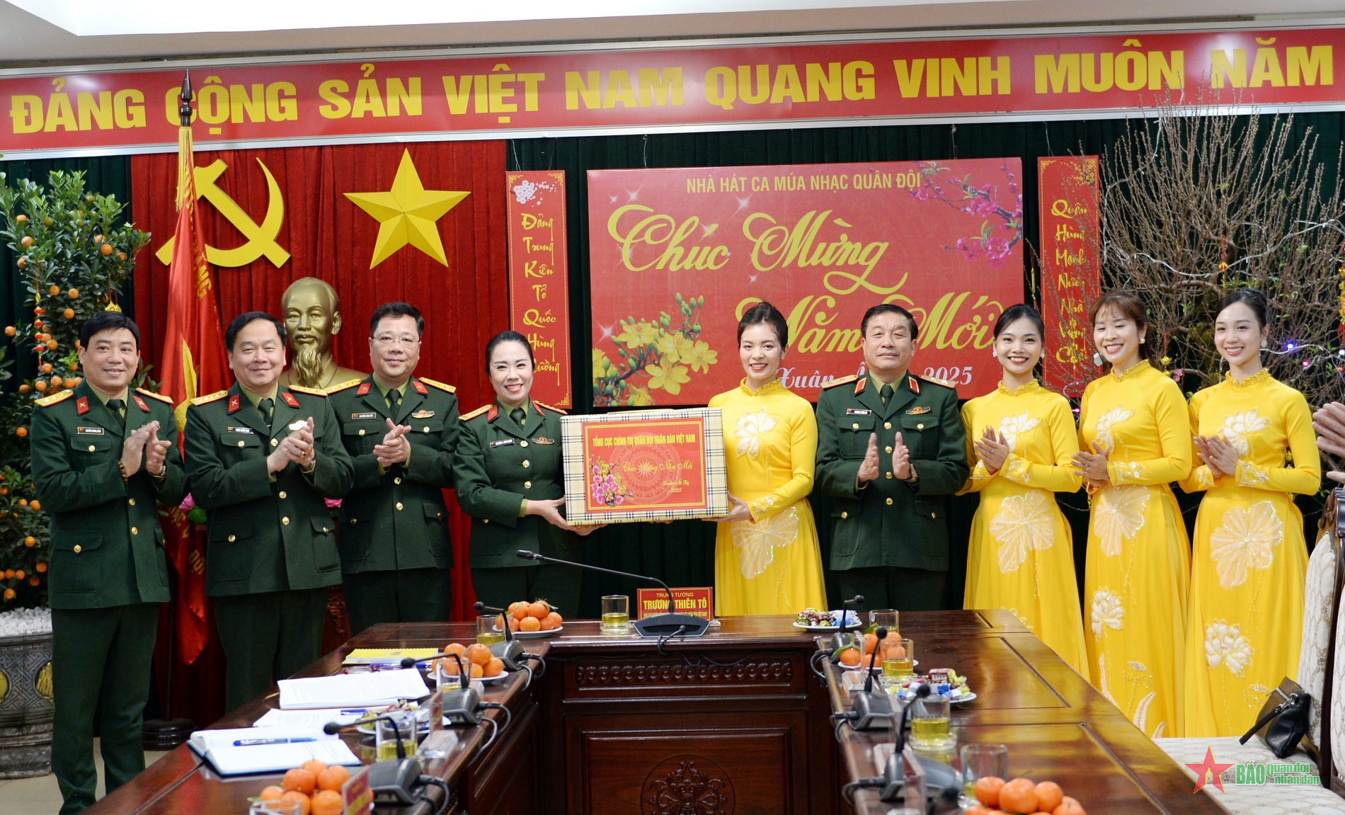 Trung tướng Trương Thiên Tô thăm, chúc Tết các đơn vị Tổng cục Chính trị