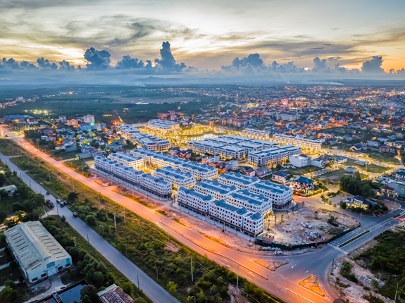 Nhà liền thổ “3 trong 1” hút nhà đầu tư đổ về Vincom Shophouse Royal Park