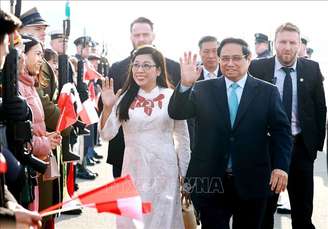 Thủ tướng Phạm Minh Chính thăm Trung tâm thương mại ASG, kết thúc chuyến thăm Ba Lan