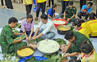 Gallery - 	TP Hồ Chí Minh: Ấm áp Xuân chiến sĩ nơi biên giới biển