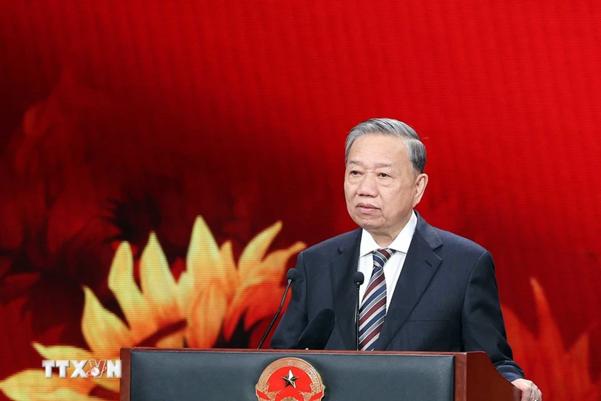 Tổng Bí thư Tô Lâm dự Chương trình giao lưu nghệ thuật chính luận “Sống trong lòng dân”