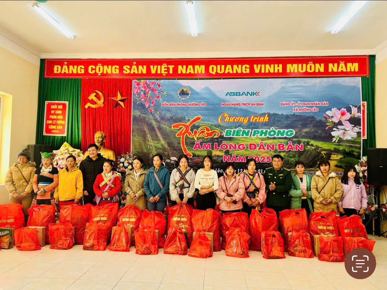 Chương trình “Xuân Biên phòng ấm lòng dân bản” năm 2025 tại Mường Lèo