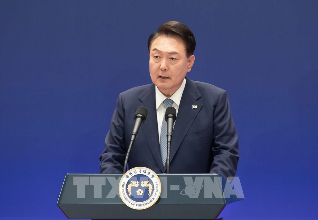 Tòa án Hàn Quốc ra lệnh bắt chính thức Tổng thống Yoon Suk Yeol