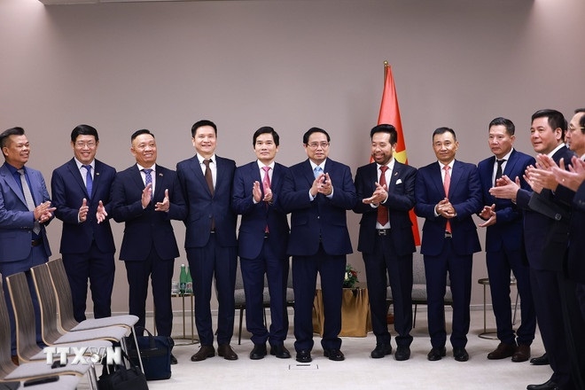 Thủ tướng Phạm Minh Chính làm việc với lãnh đạo doanh nghiệp người Việt tiêu biểu tại Cộng hòa Séc và châu Âu