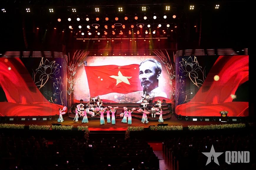 Chủ tịch nước Lương Cường dự Chương trình nghệ thuật Xuân Quê hương 2025: Việt Nam - Vươn lên trong kỷ nguyên mới