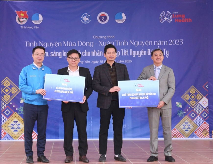 Khám bệnh, cấp thuốc miễn phí giúp hơn 1.000 người dân tỉnh Hưng Yên