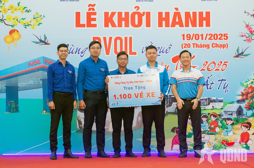 TP Hồ Chí Minh: Nhiều chuyến xe miễn phí đưa sinh viên về quê đón Tết
